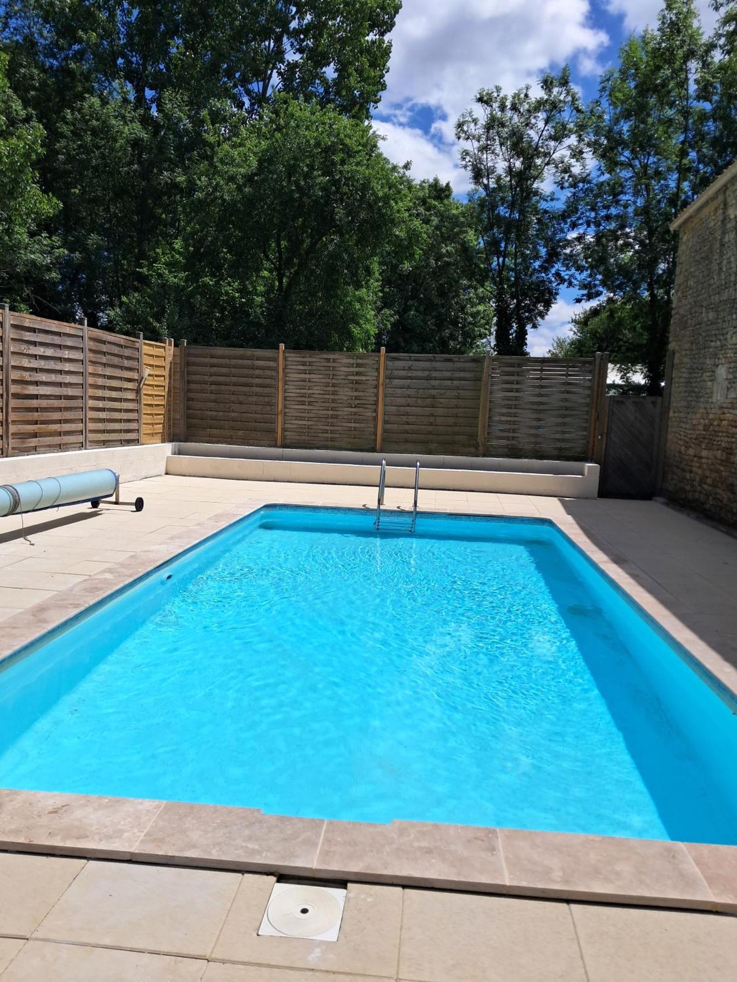 La Laujere Ivie - Gite & Piscine Privative Saint-Hilaire-du-Bois  المظهر الخارجي الصورة